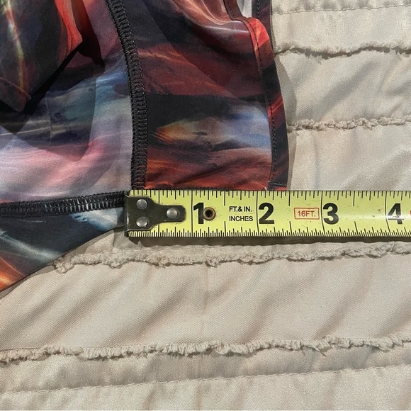 Lululemon Hotty Hot Short II 2.5" Chroma Fusion Multi Black 4 W7ATHR Workout - Picture 11 of 12